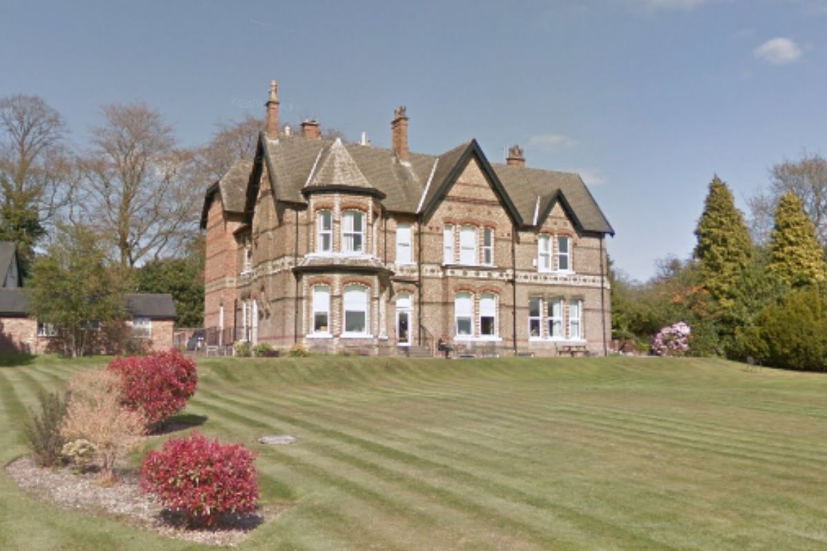 Concerns over man who took his own life at The Priory Hospital, Altrincham - Vimarsana News