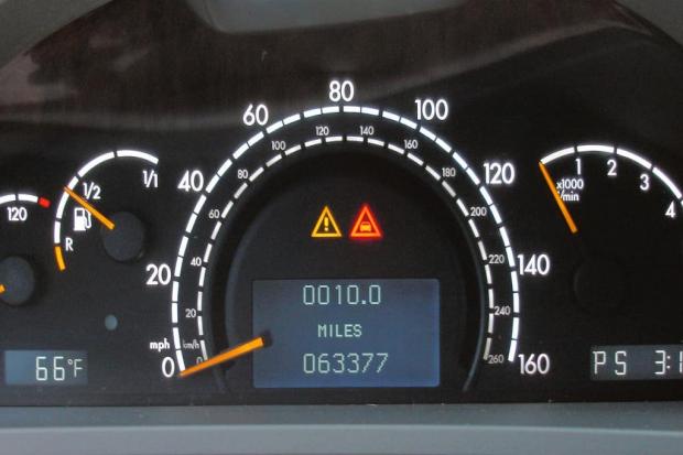 There are a few car dashboard warning lights that drivers may see pop up (PA)