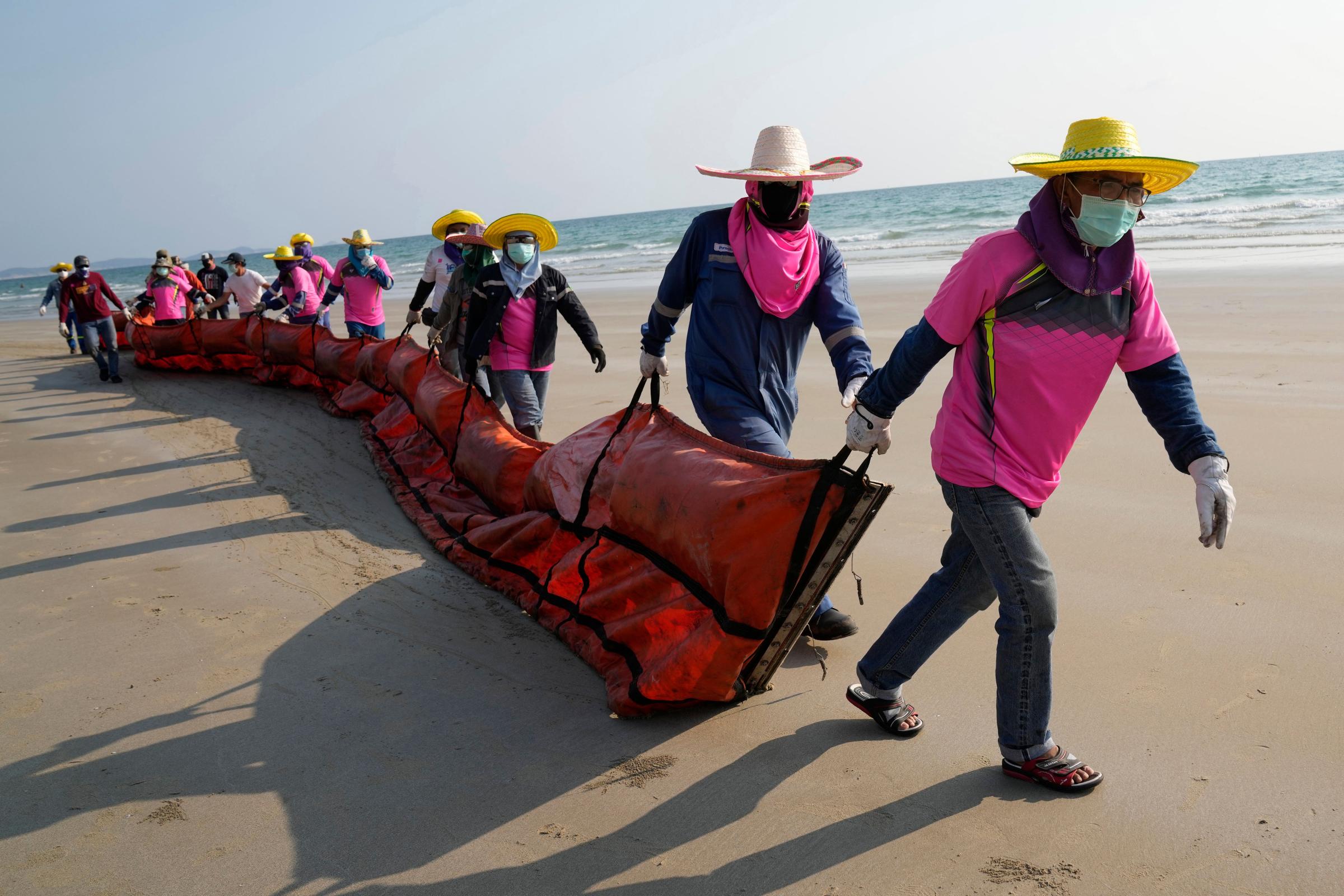 Oil spill expected to hit beaches on Thailand coast - Vimarsana News