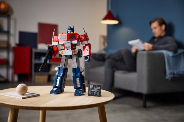 Messenger Newspapers: The new Optimus Prime set. (LEGO/Hasbro)