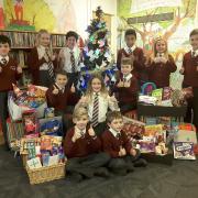 Tyntesfielod pupils with some of the food they collected