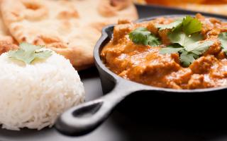 Best places for an Indian curry in Altrincham and Urmston (Canva)